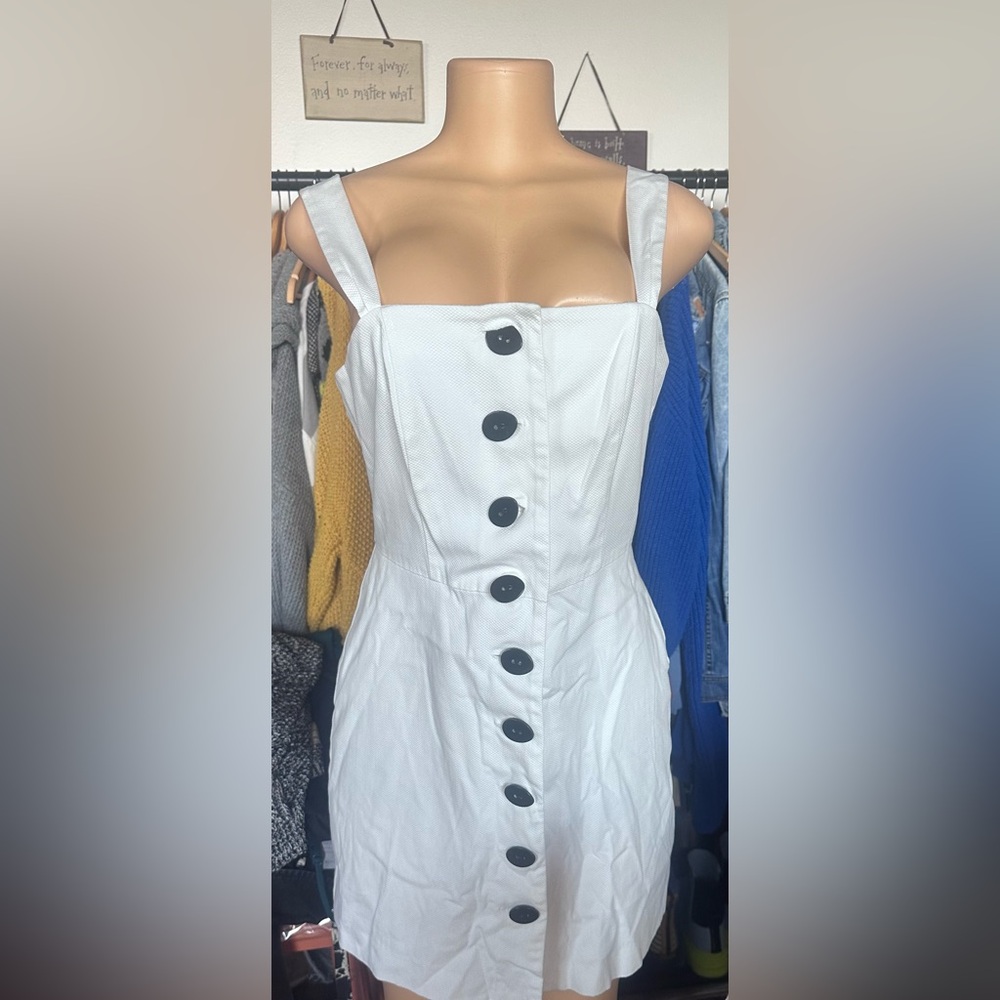 White Sleeveless Square Neck Sundress